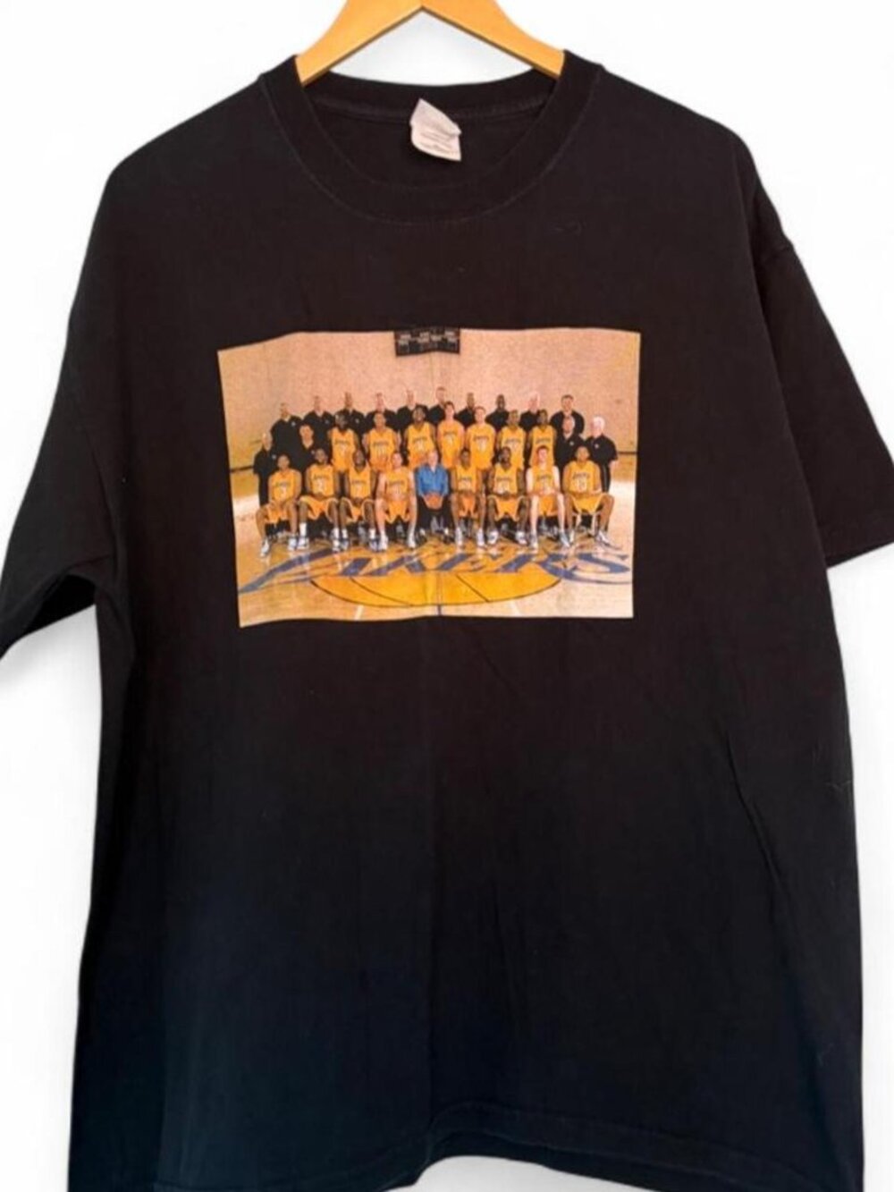 2006 Los Angeles Lakers Team Photo TShirt Size XL great condition
